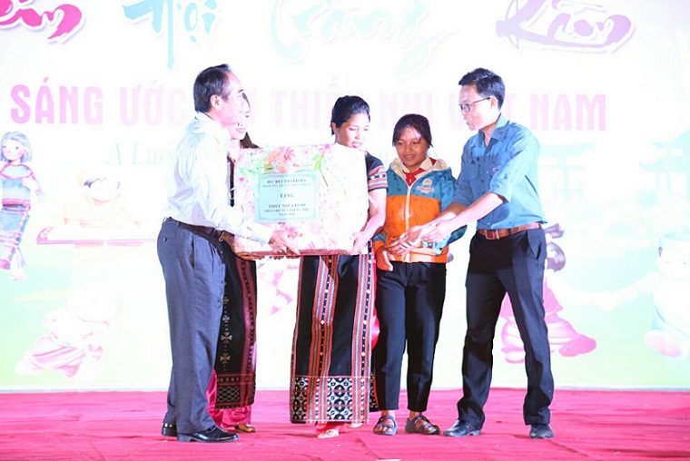 Thắp sáng ước mơ thiếu nhi Việt Nam