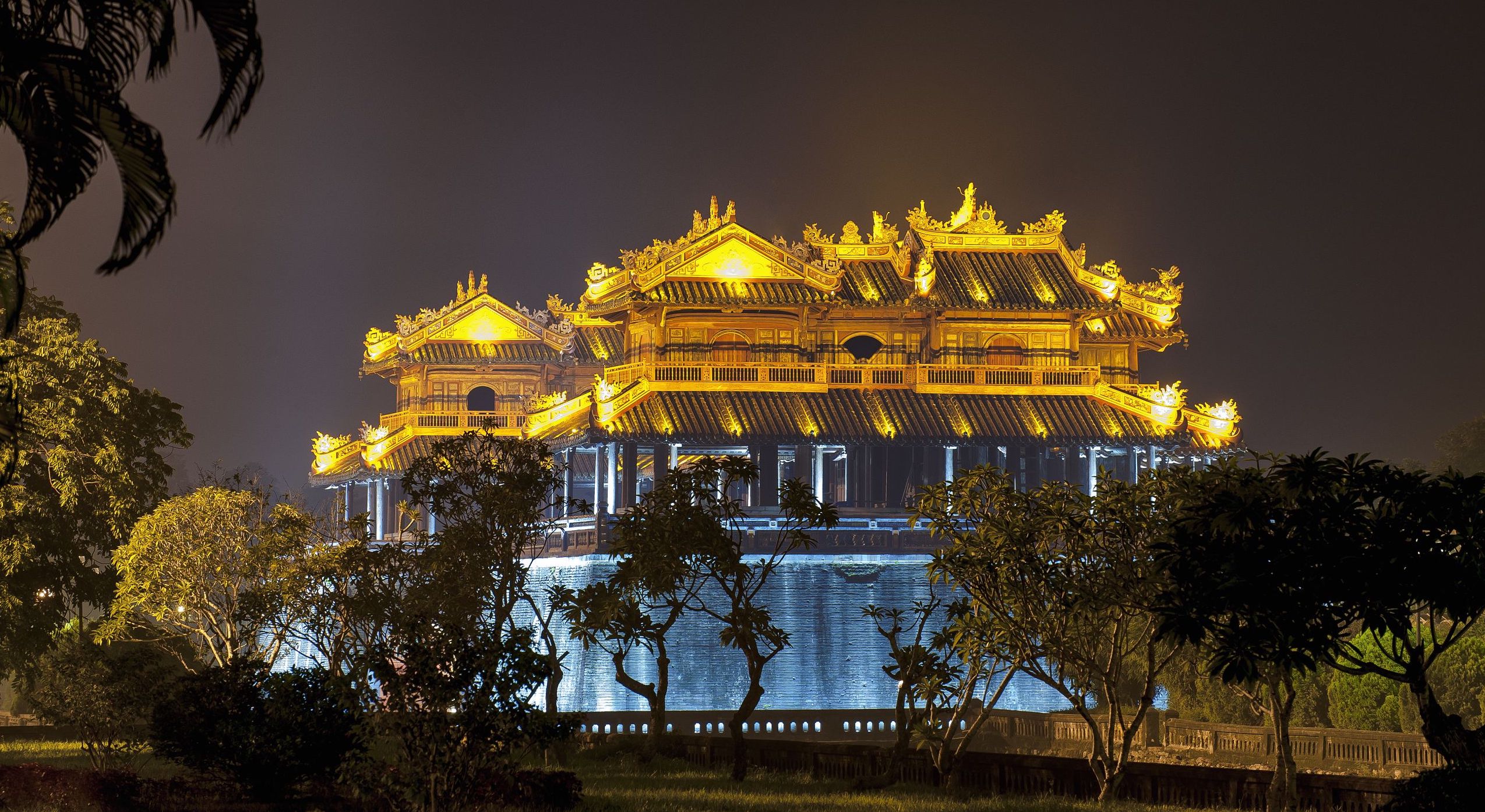 Art lighting around the Royal Citadel