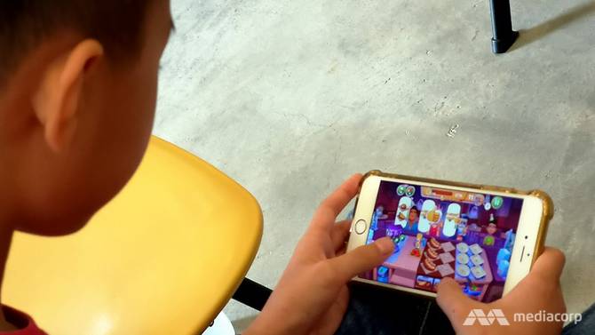 Mỹ Trẻ em ngủ quá ít, dùng màn hình quá nhiều