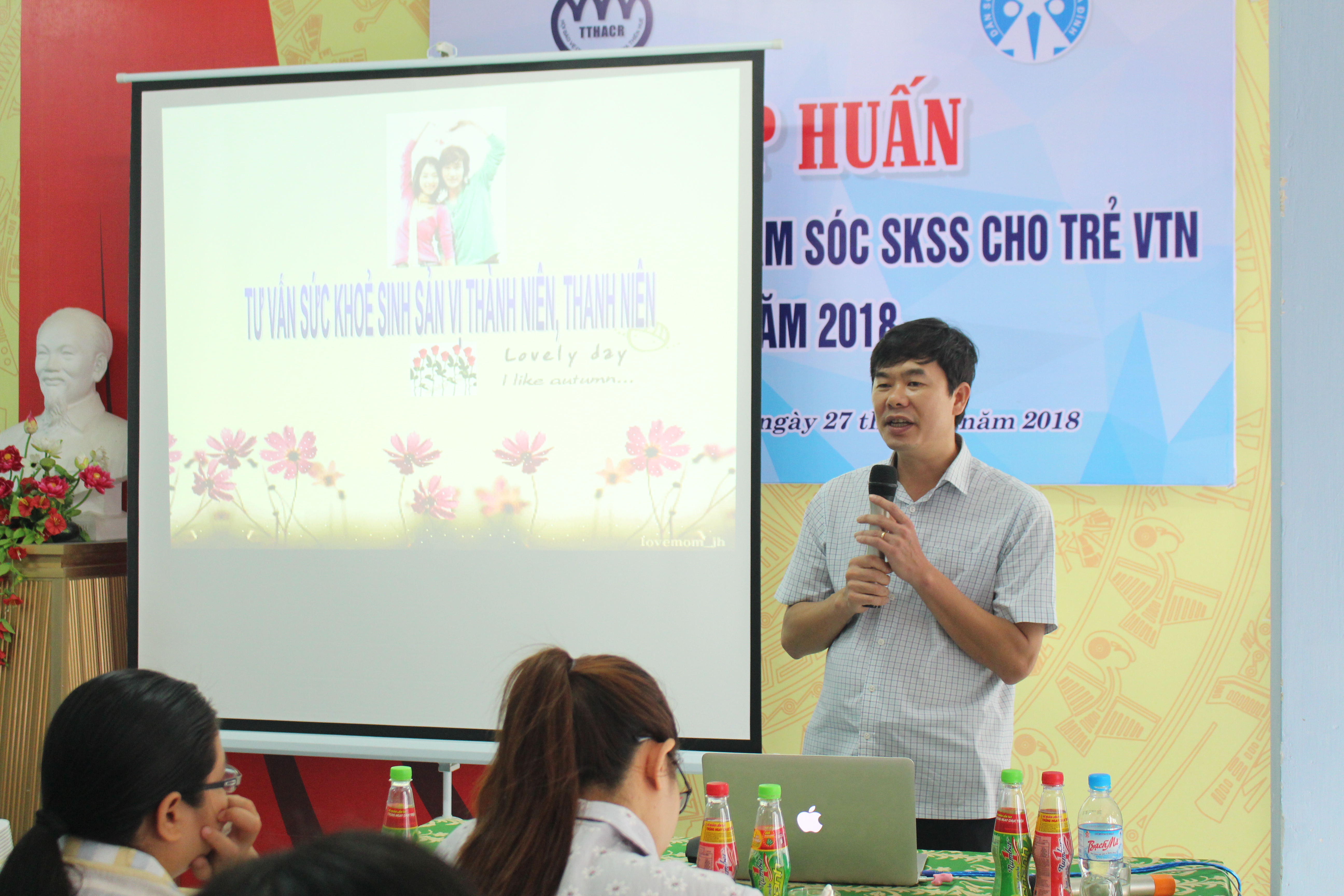 Trang bị kiến thức phòng chống HIV AIDS và sức khỏe sinh sản vị thành niên