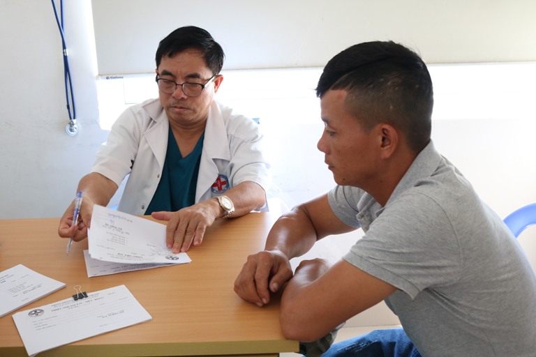 Khám sức khỏe miễn phí cho 50 đoàn viên Khối nghiệp đoàn xích lô, xe thồ