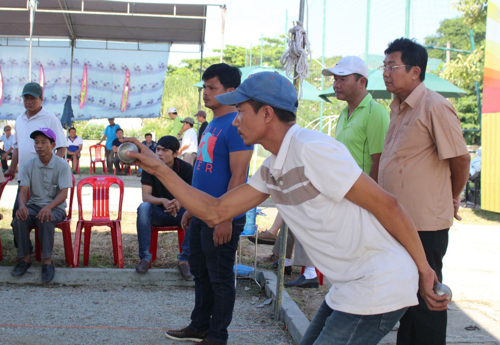 Opening the iron marbles championship between provincial clubs