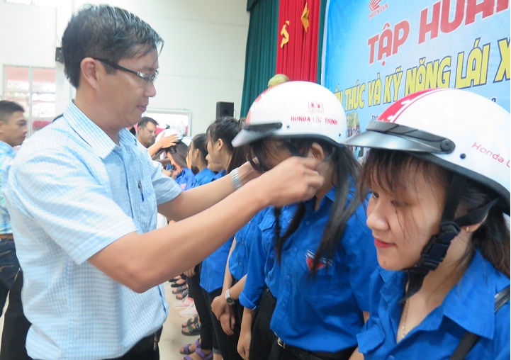 Thanh niên với an toàn giao thông