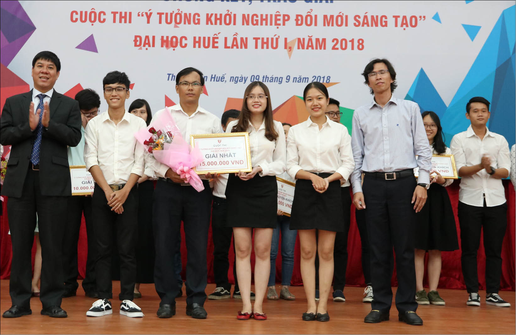 Khởi nghiệp từ trăn trở về du lịch Huế