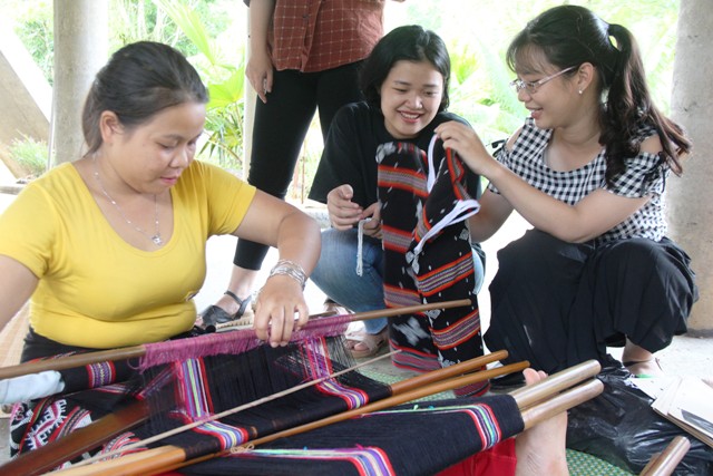 Putting Zeng products into homestay tourism