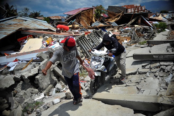IMF quyên góp ủng hộ các nạn nhân động đất, sóng thần tại Indonesia