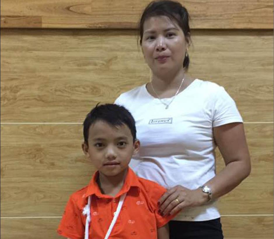 “Cháu có thể làm được mọi việc bằng hai tay rồi”