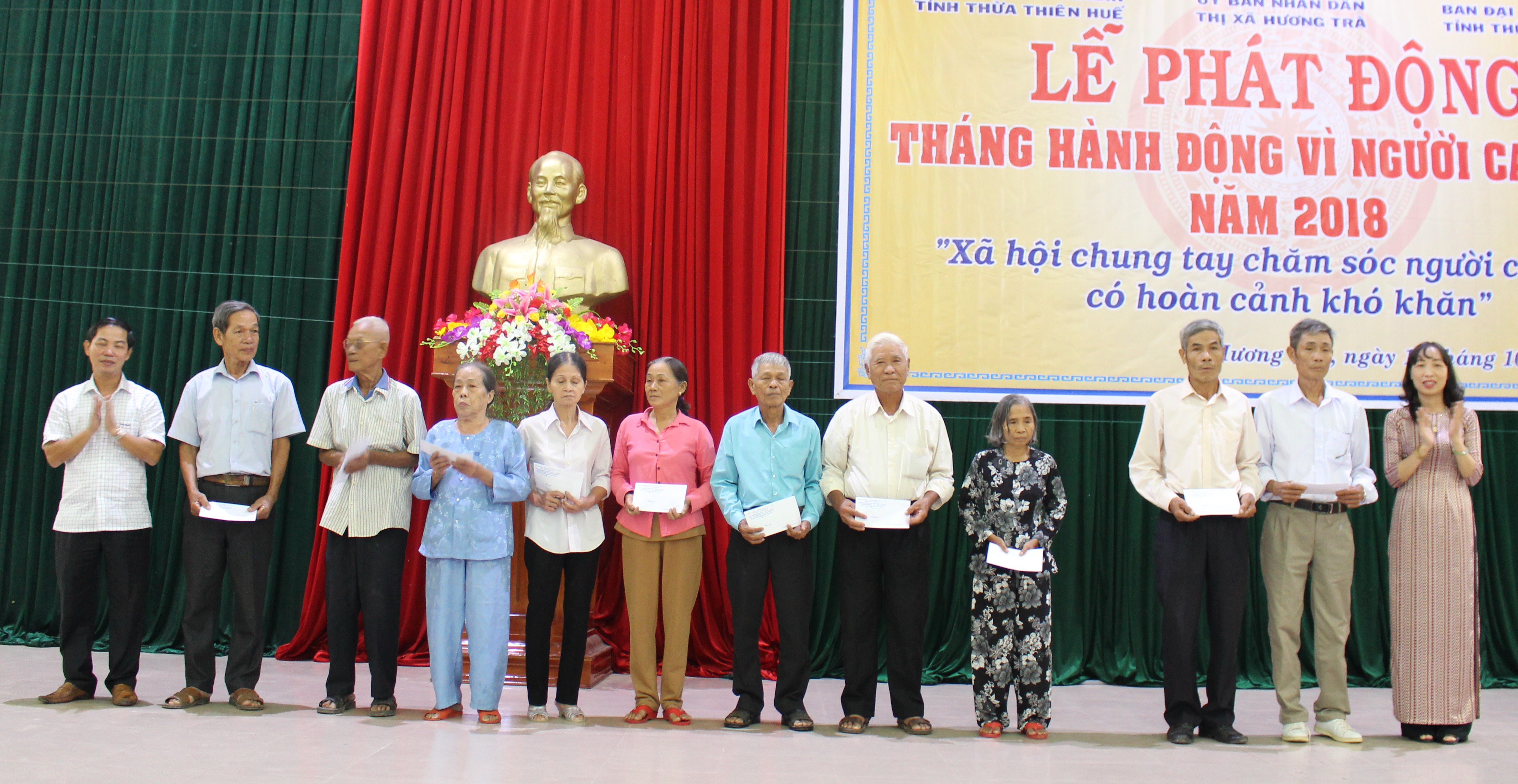 Xã hội chung tay chăm sóc người cao tuổi có hoàn cảnh khó khăn