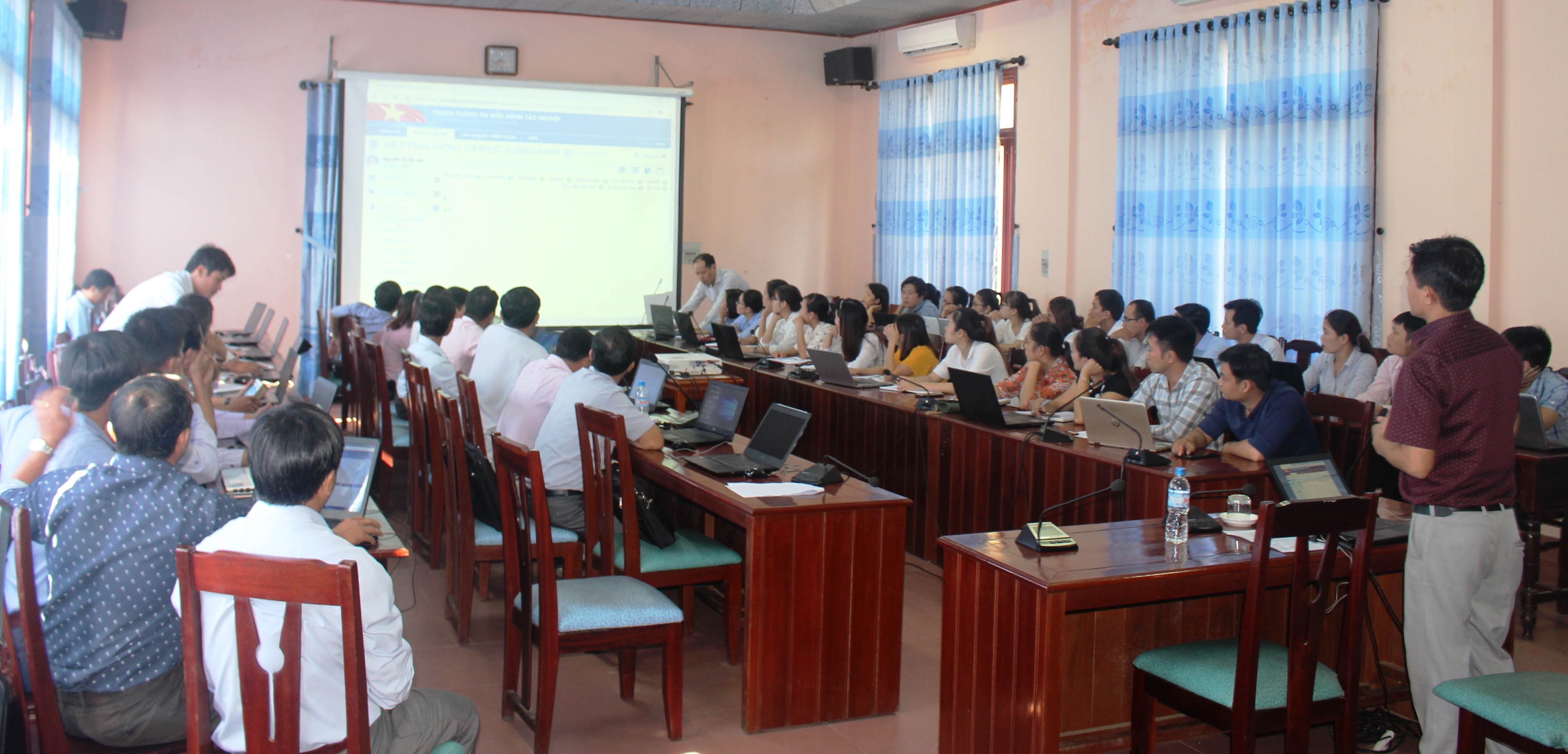 Tập huấn hệ thống phần mềm quản lý văn bản và điều hành đa cấp tác nghiệp