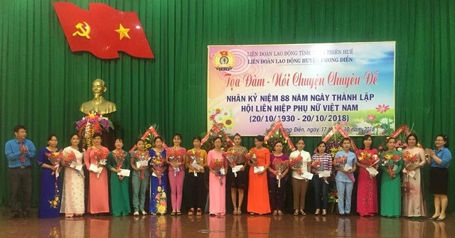 Cán bộ nữ công LĐLĐ huyện Phong Điền gặp mặt, trao đổi kinh nghiệm hoạt động