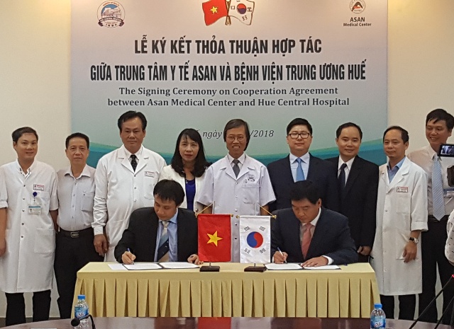 Hue Central Hospital signed the cooperation program for liver transplant with ASAN Medical Center