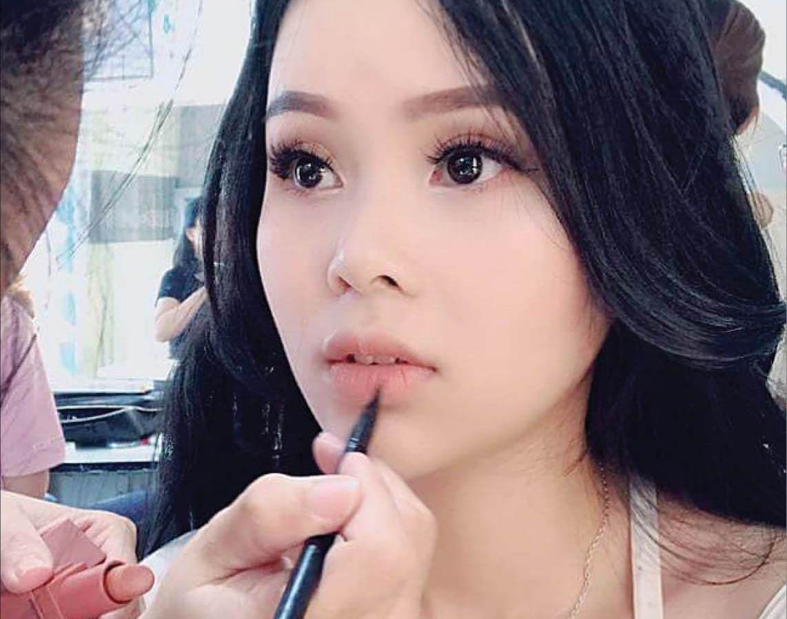 Người mẫu “make up”