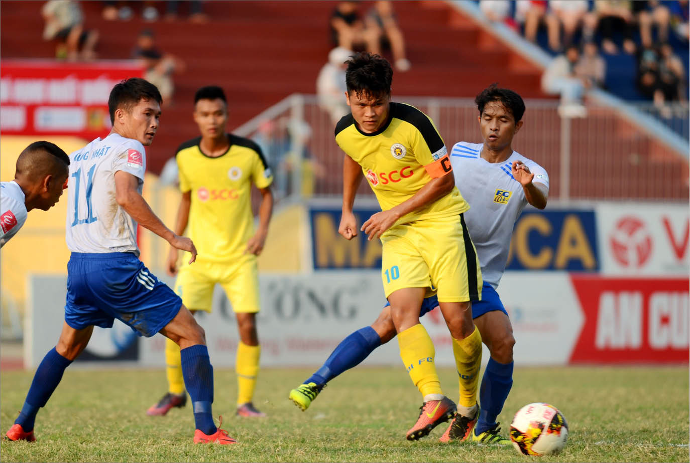 CLB bóng đá Huế  nguy cơ “trụ hạng thành công”