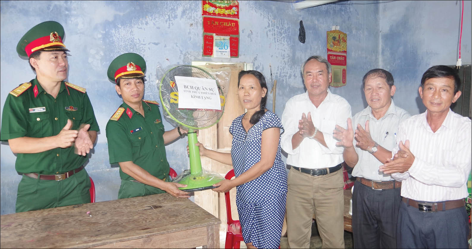 Cùng ăn, cùng ở, cùng làm