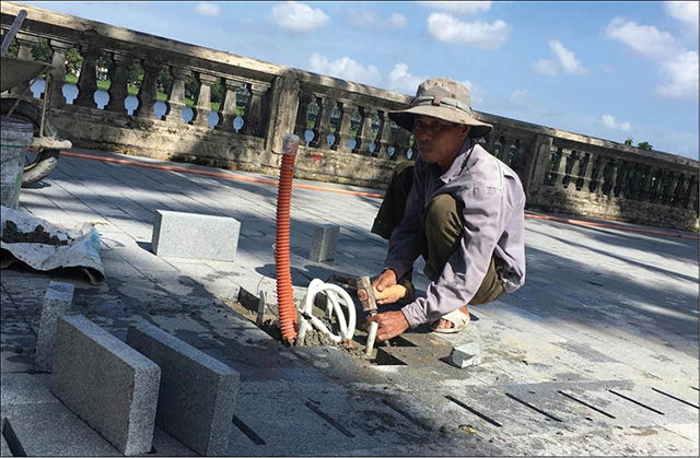 Hoàn thiện không gian hai bờ sông Hương