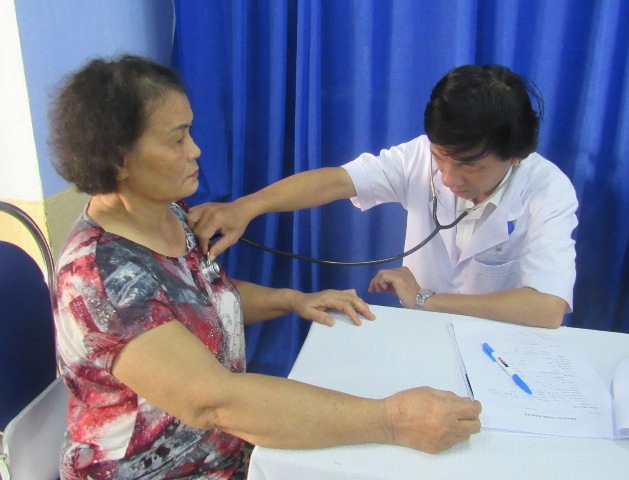 Khám, tầm soát bệnh miễn phí cho 200 người cao tuổi tại Huế