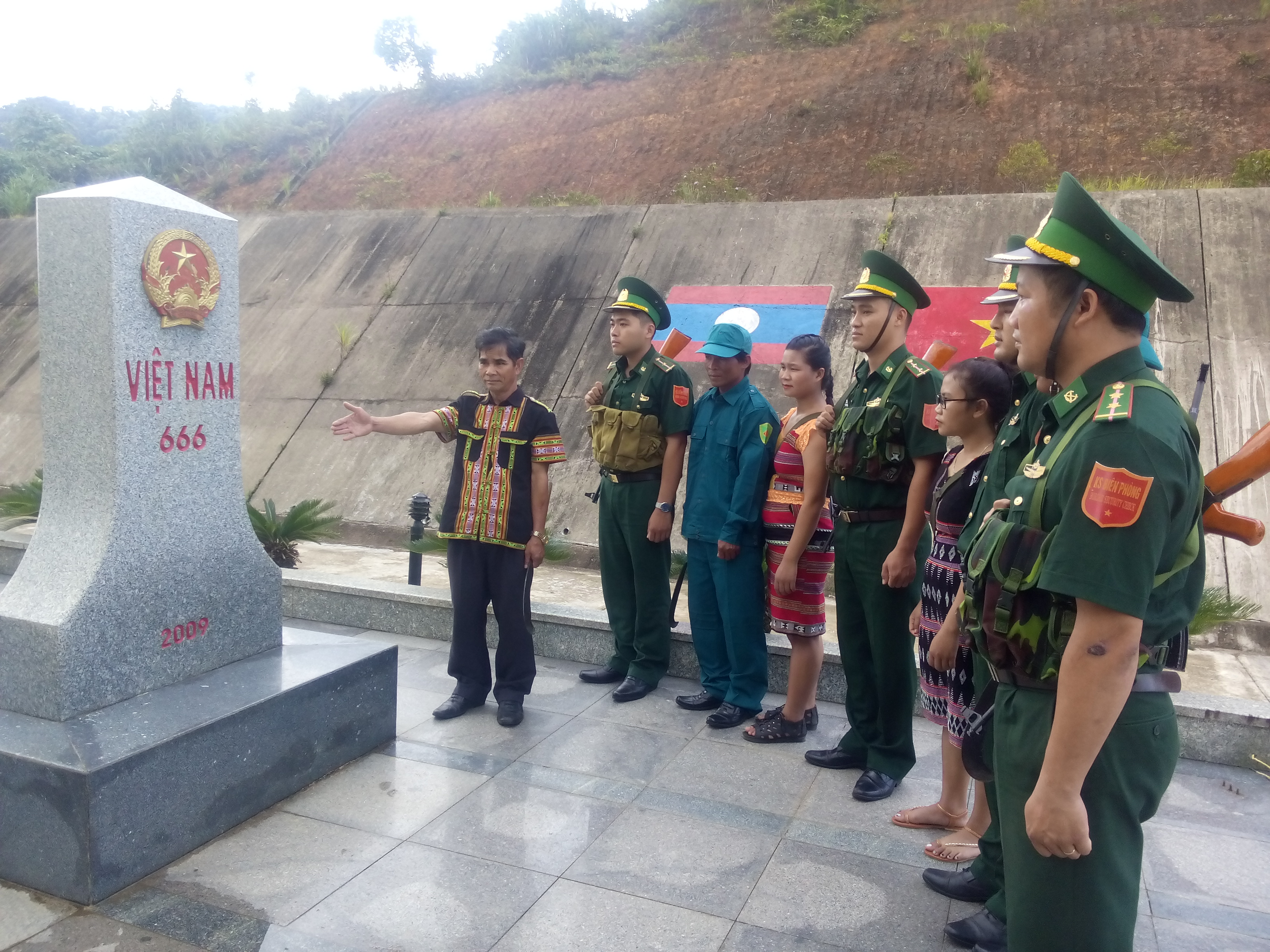 Những “cột mốc sống” giữa đại ngàn Trường Sơn