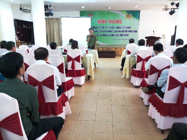 Tập huấn công tác giảm nghèo và phòng chống tội phạm cho 120 cán bộ, hội viên nông dân