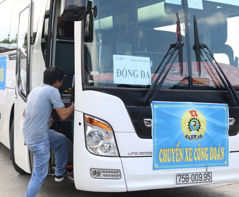 Khai trương “Chuyến xe Công đoàn”