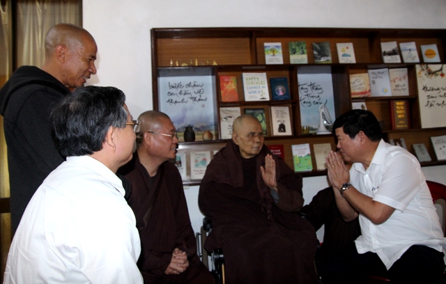 Vice Chairman of the Government Committee for Religious Affairs visited Zen Master Thich Nhat Hanh