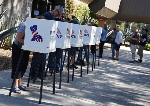 Mỹ giám sát chống gian lận bầu cử giữa kỳ tại 19 bang