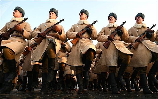 Nga Tái hiện cuộc diễu binh huyền thoại kỷ niệm Cách mạng Tháng Mười