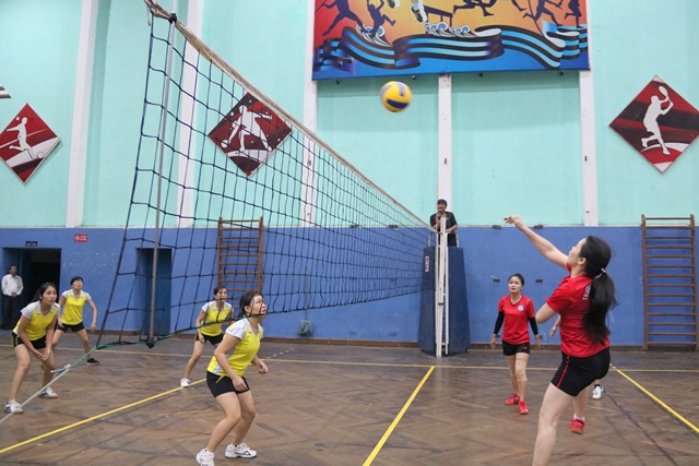 Khởi tranh giải bóng chuyền cán bộ, viên chức, lao động ĐH Huế