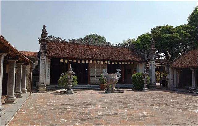 Tận thấy chùa Bà Đanh