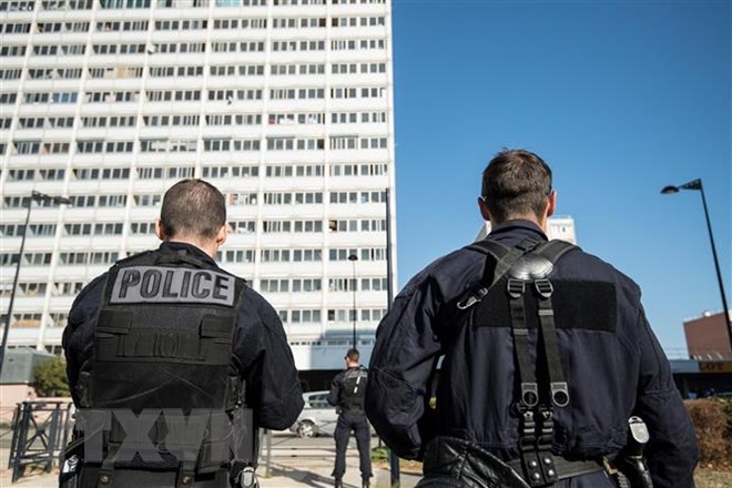 Pháp triệt phá âm mưu tấn công bằng dao nhằm vào Tổng thống Macron