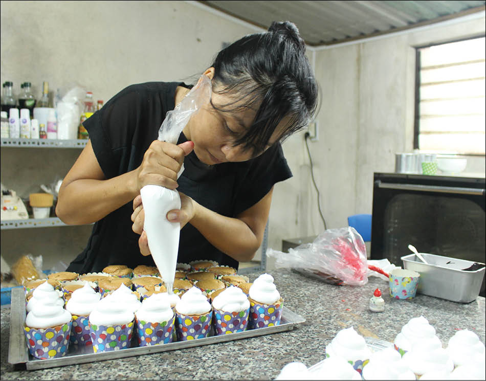 Kể chuyện bằng bánh