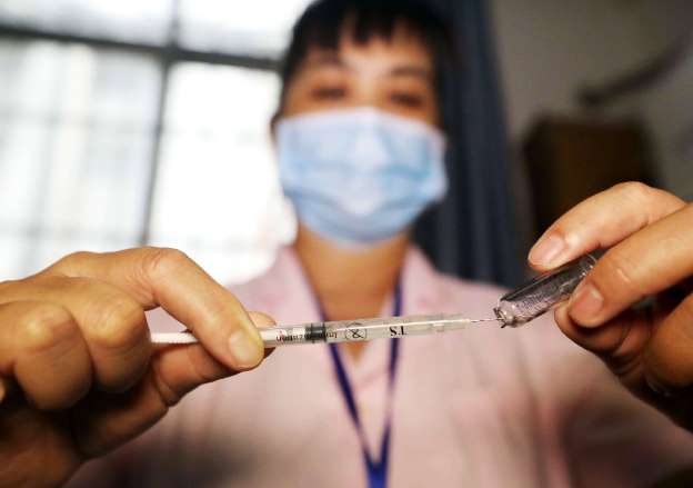 Trung Quốc Phạt tới 720 ngàn USD nếu làm giả kết quả kiểm tra vaccine