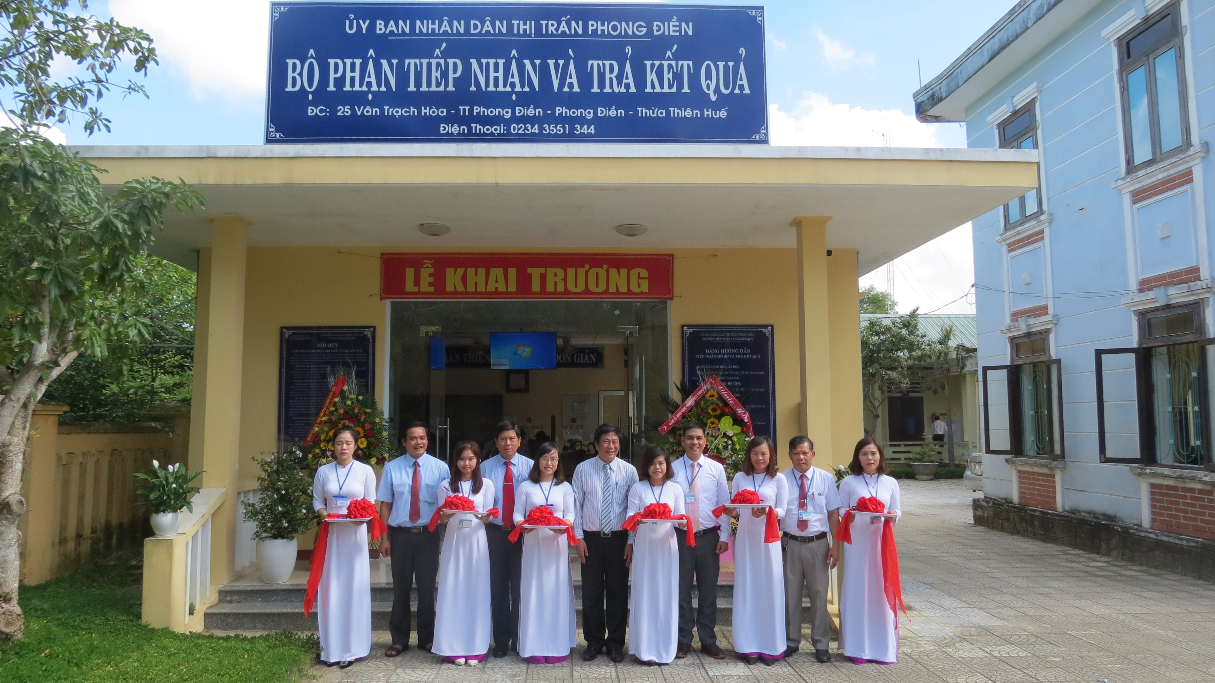 Khai trương bộ phận tiếp nhận và trả kết quả hiện đại thị trấn Phong Điền
