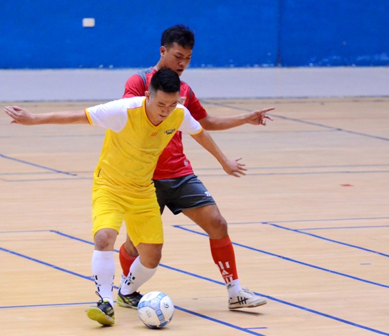 Hơn 350 cầu thủ tranh tài tại giải bóng đá futsal tỉnh