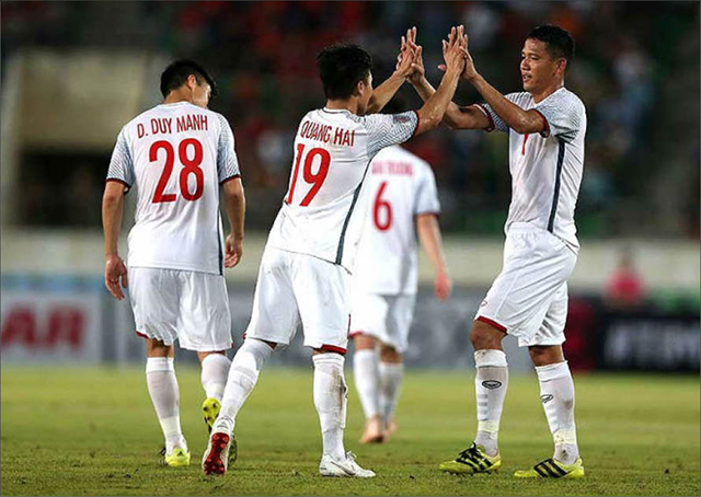 Sân nhà  khát vọng