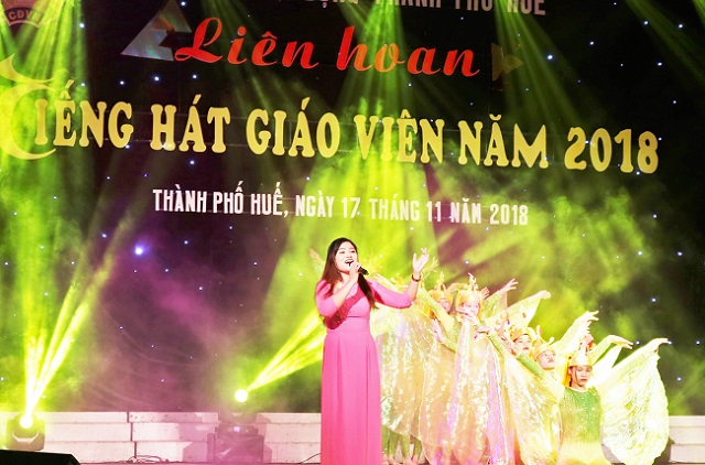 Liên hoan tiếng hát giáo viên TP Huế