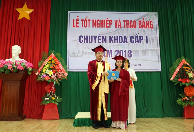 Trao bằng chuyên khoa cấp I cho 361 học viên