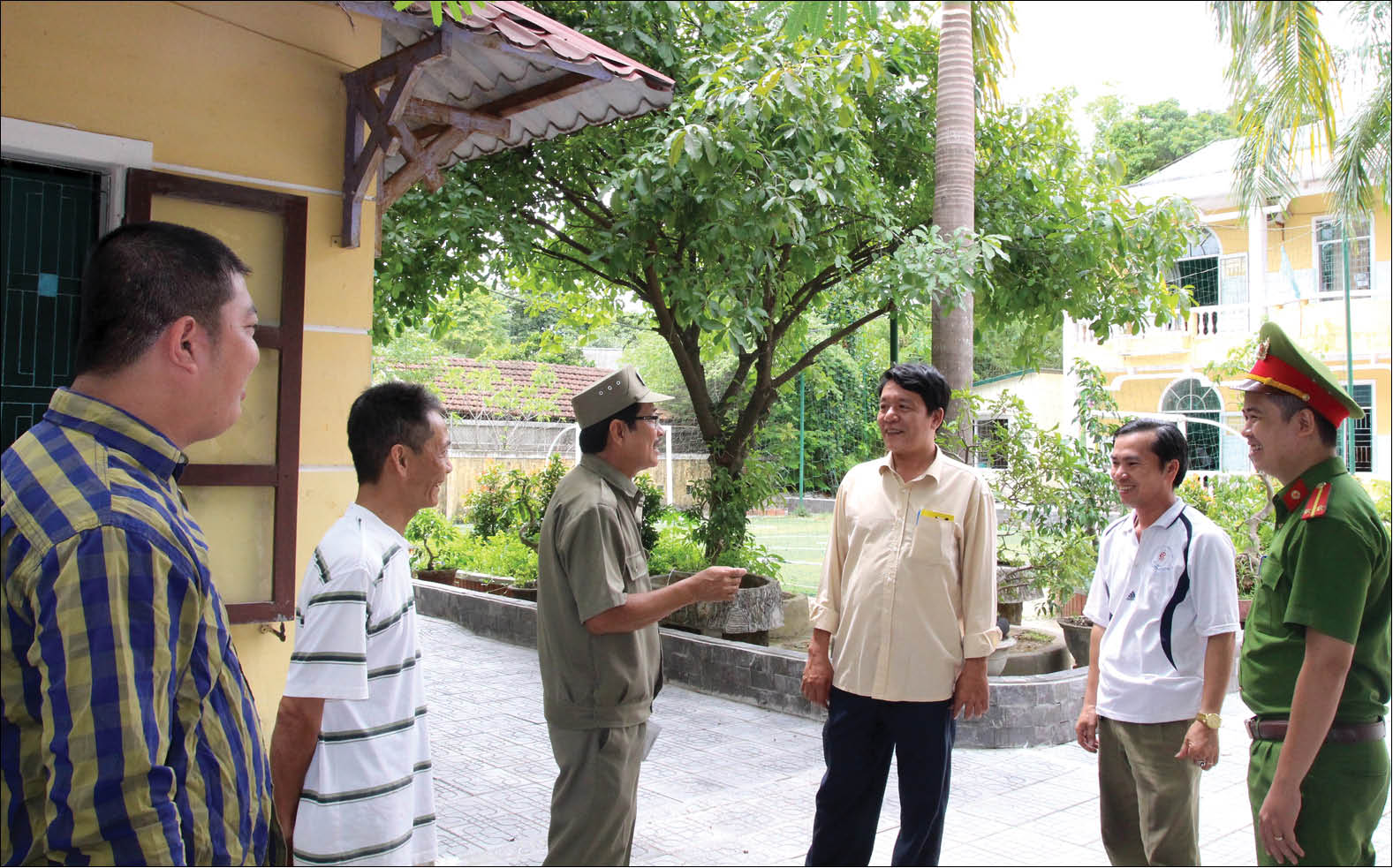 Cùng dân bảo vệ cuộc sống bình yên