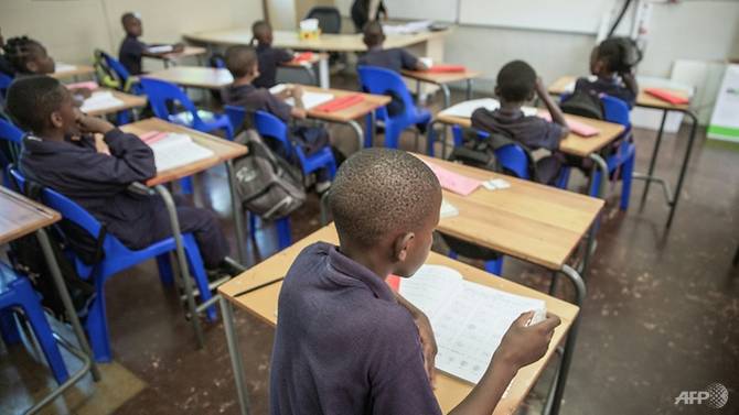 LHQ kêu gọi thêm nỗ lực hòa nhập trẻ di cư vào trường học