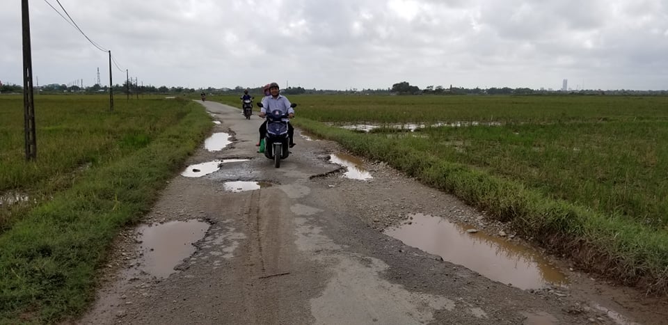 Hương An Khổ vì đường xuống cấp