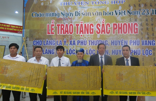 Trao tặng sắc phong cho làng La Ỷ và Quý Lộc