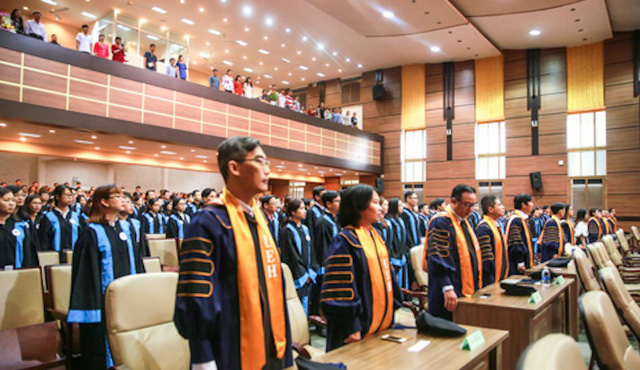 Nghiên cứu sinh ký hợp đồng với ĐH được miễn học phí và chỗ ở