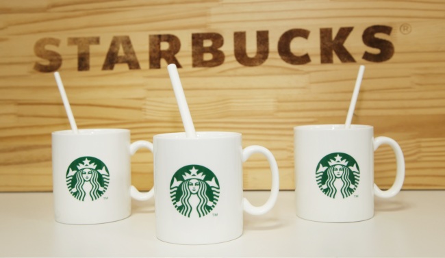 Starbucks Hàn Quốc chính thức đưa vào sử dụng lâu dài ống hút giấy