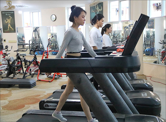 Tập gym trong khu nội trú