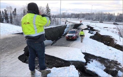 Mỹ ban bố tình trạng thảm họa sau trận động đất
