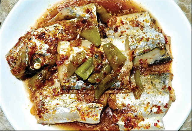 Delicious scabbard fish with green chilli
