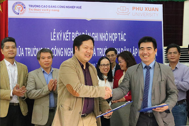 Gắn kết đại học  cao đẳng