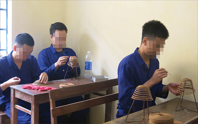 Tuyên chiến với nạn ma túy – bài 2 Ngăn chặn và giáo dục