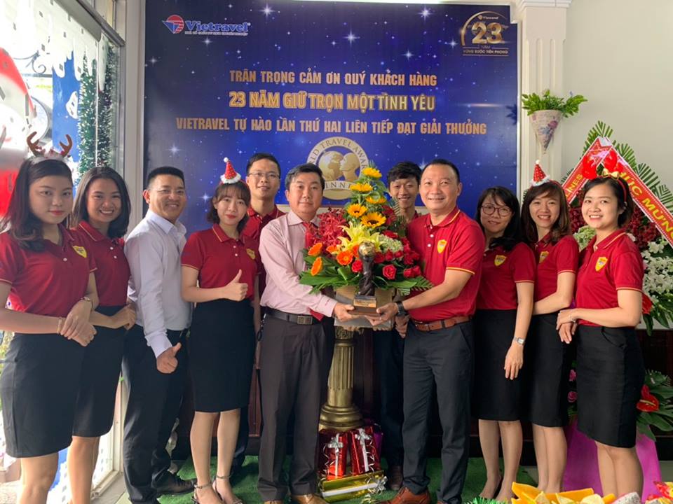 Vietravel Huế đón cúp “World’s Leading Group Tour Operator”