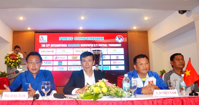 U 21 quốc tế 2018 Vừa đá vừa ngóng lũ