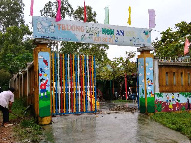 Khắc phục sự cố tràn nước tại Trường mầm non An Cựu